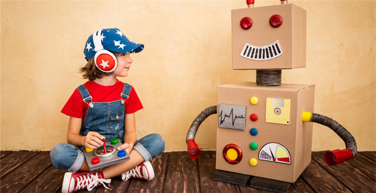 去年亚马逊上机器人玩具卖了2500万，今年热门的会是什么？1